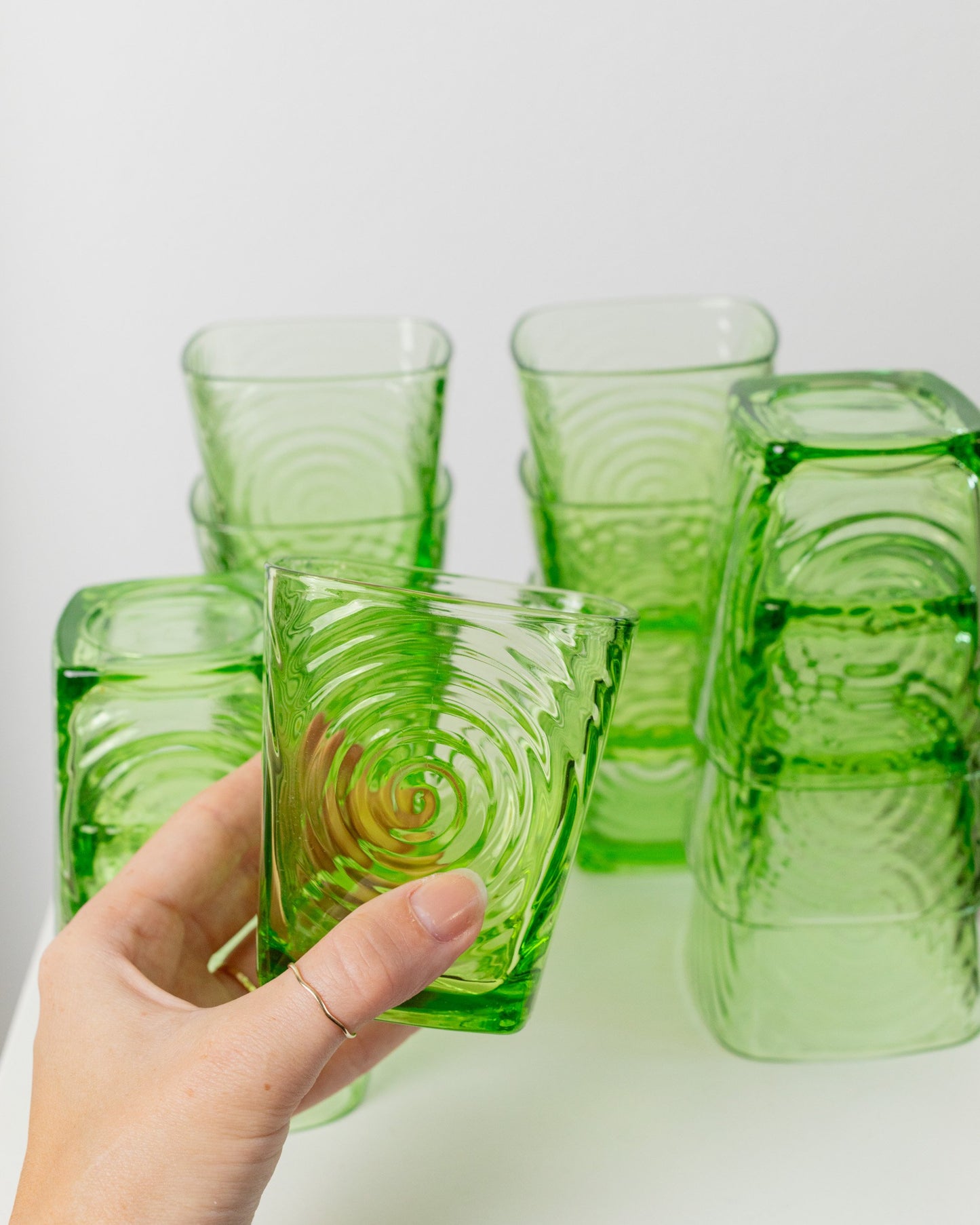 Set von 12 swirl drinking glasses 1970s in green Murano Mid Century Design Vintage