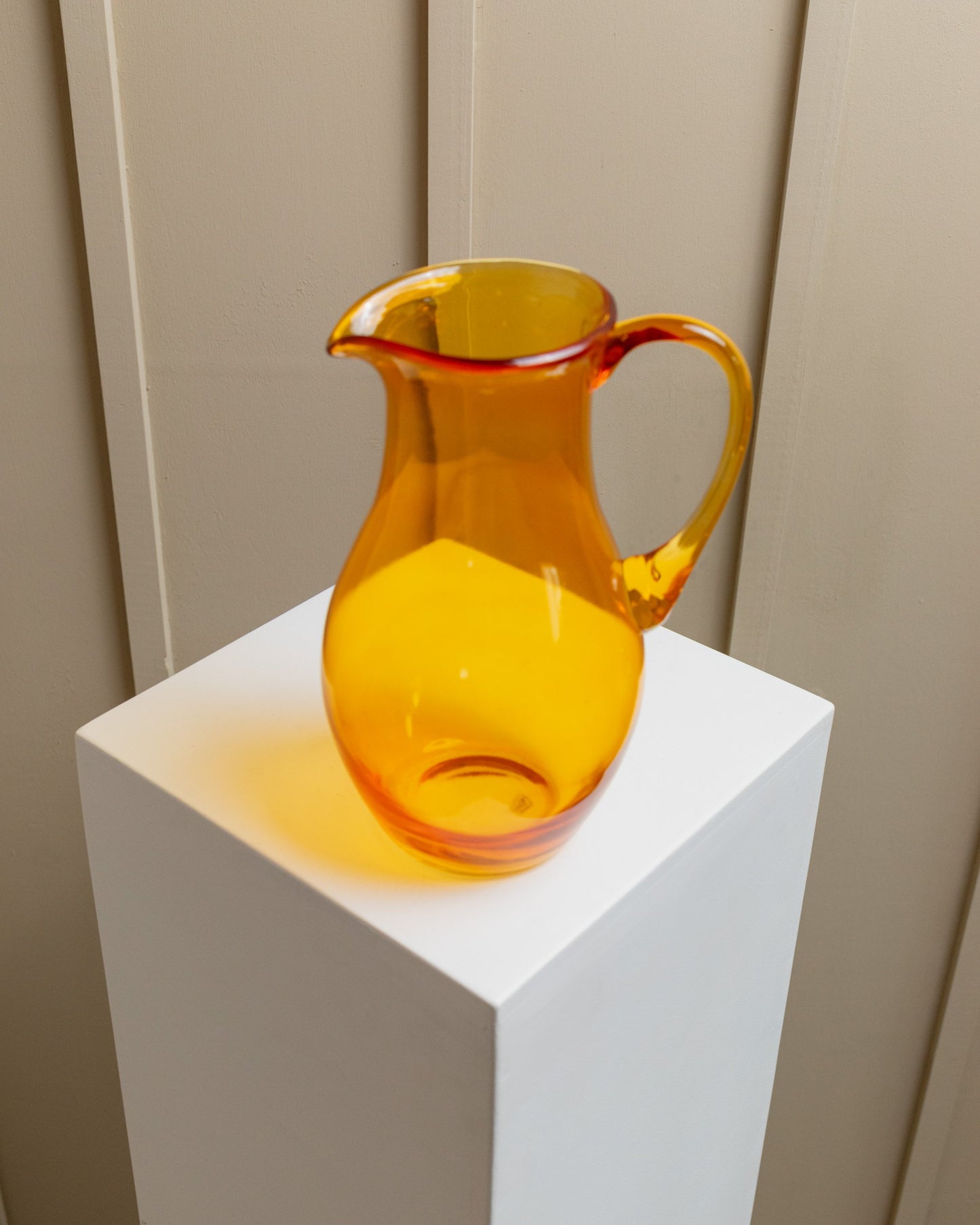 Carafe en verre orange Florence design bulbeux des années 1980 par Studio Pitti Mid Century Vintage