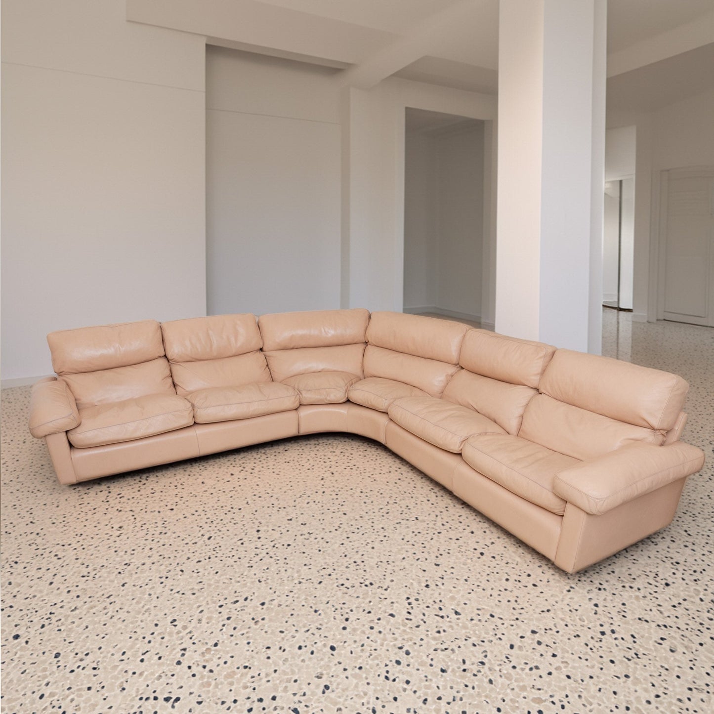 Modular leather sofa in blush by Tito Agnoli for Poltrona Frau model Petronio 1970s Mid Century Design Vintage