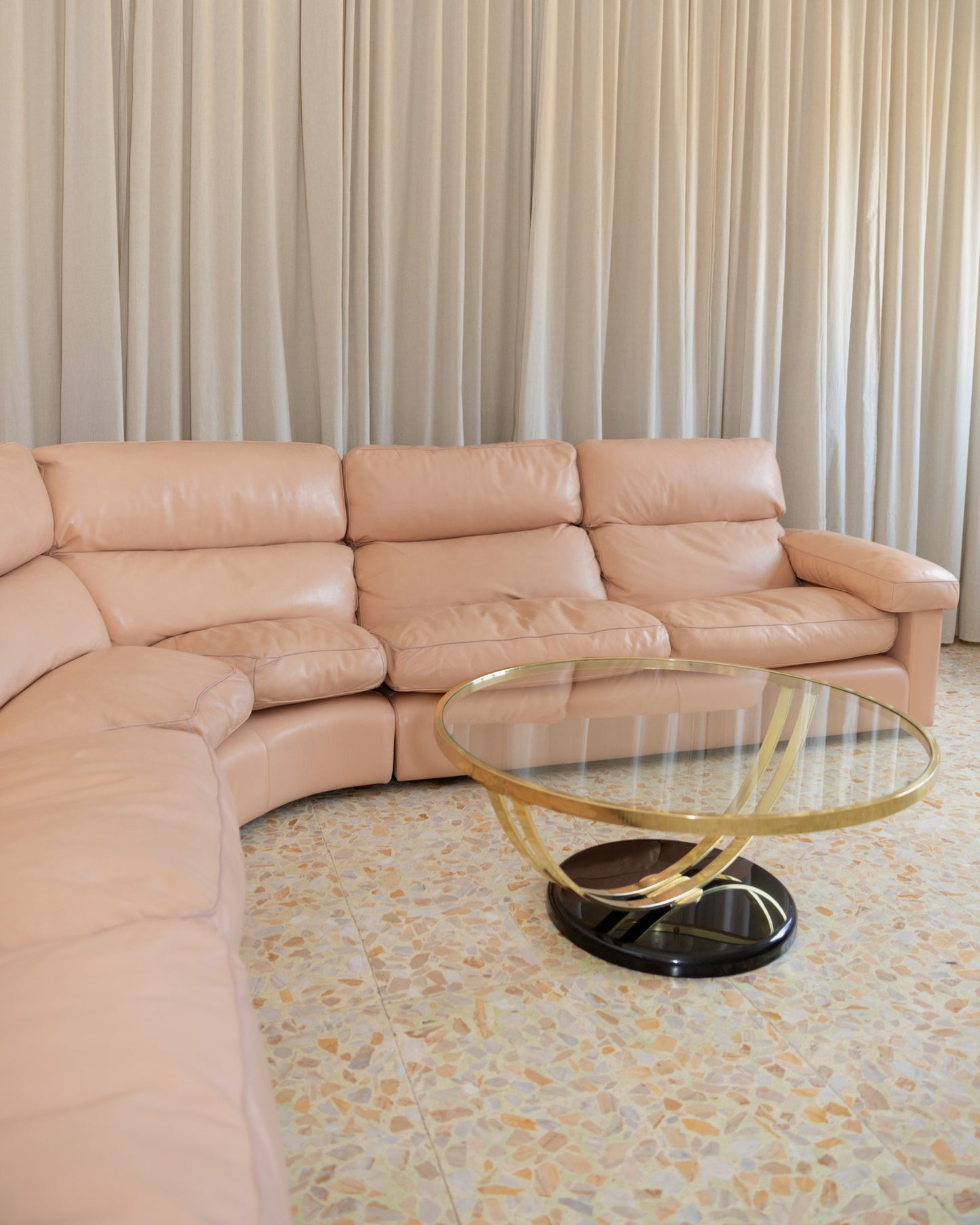 Modular leather sofa in blush by Tito Agnoli for Poltrona Frau model Petronio 1970s Mid Century Design Vintage