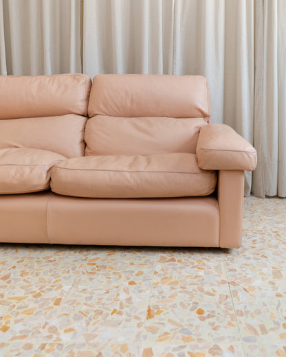 Modular leather sofa in blush by Tito Agnoli for Poltrona Frau model Petronio 1970s Mid Century Design Vintage