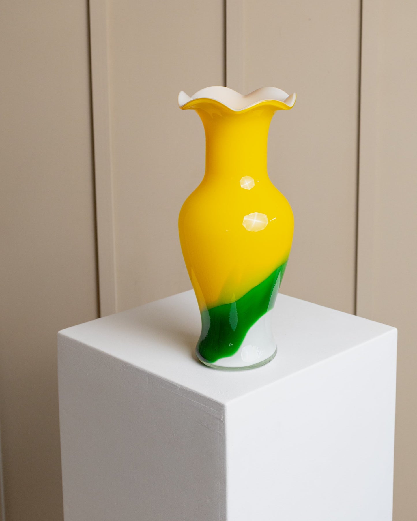 Murano glass Fenton vase, multicolored yellow white green, blown glass, Italy 1970s vintage