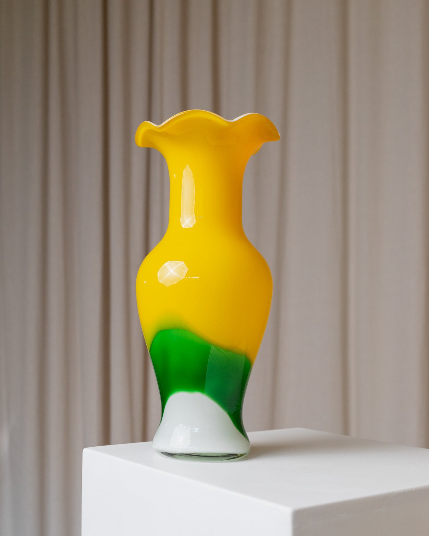 Murano glass Fenton vase, multicolored yellow white green, blown glass, Italy 1970s vintage