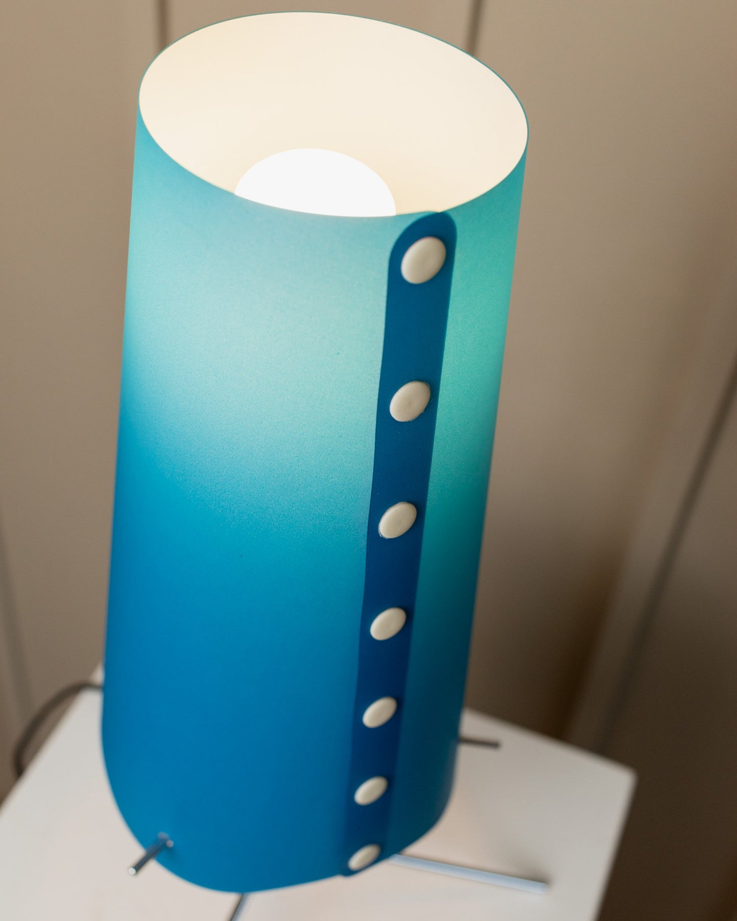 Blue table lamp in Memphis style from the 80s Italy, adjustable metal frame in black and chrome, lampshade with buttons Vintage