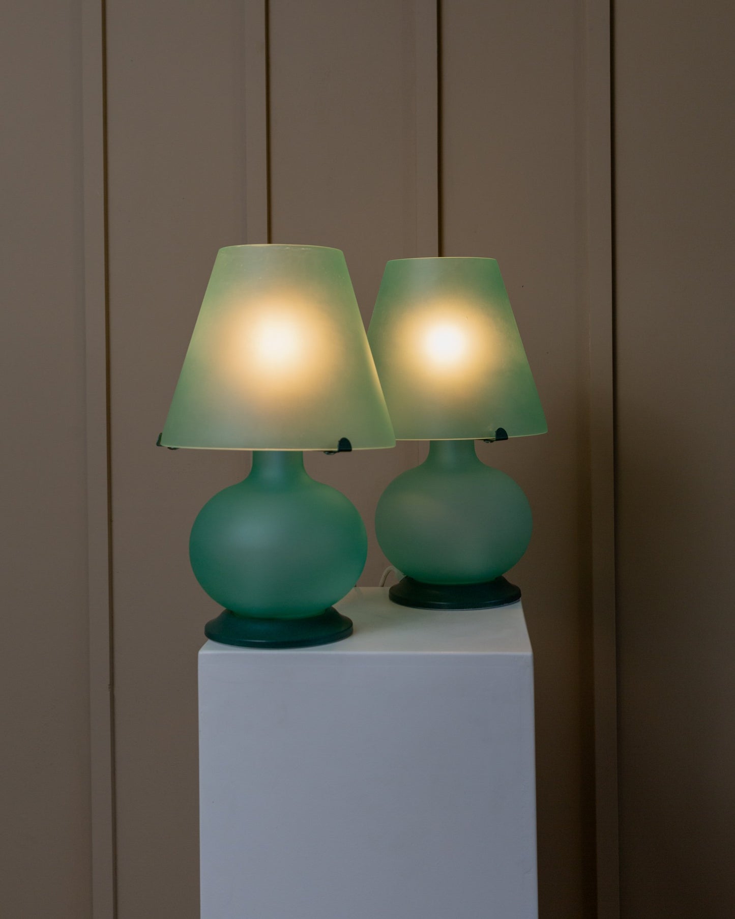 1 of 2 Mushroom Table Lamps in Mint and Green Murano Glass - Italy Mid-Century 1980s Vintage