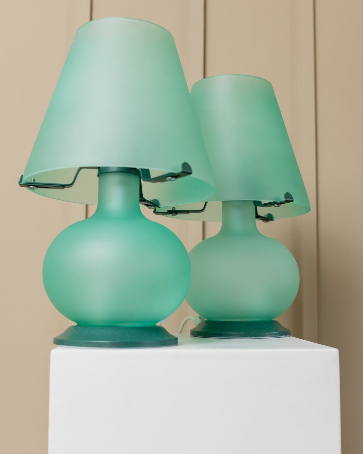 1 of 2 Mushroom Table Lamps in Mint and Green Murano Glass - Italy Mid-Century 1980s Vintage