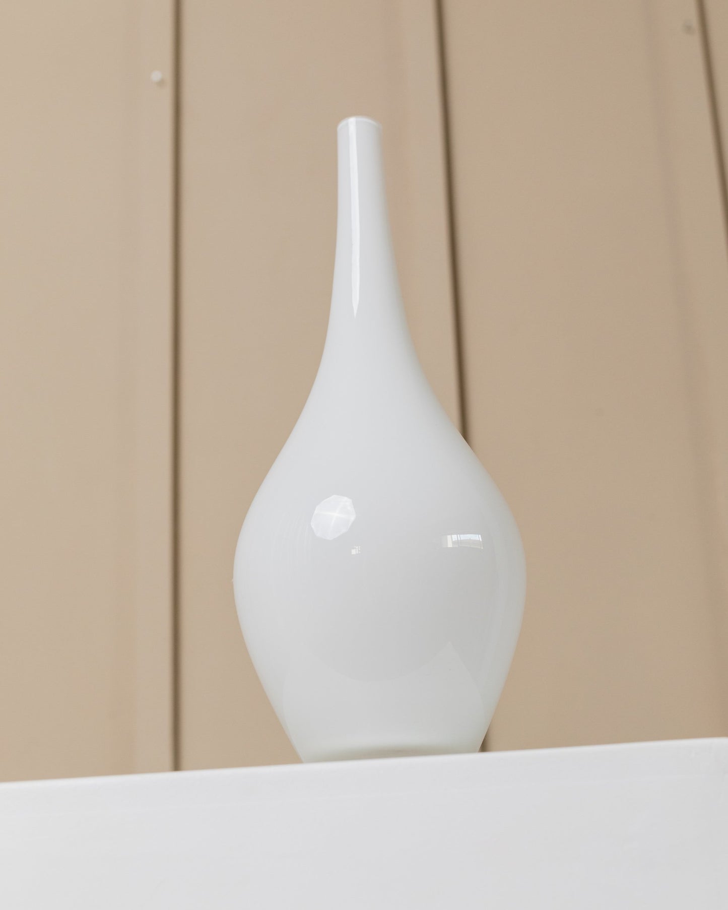 Vase Salong des années 90 par Johanna Jelinek pour IKEA, verre soufflé à la bouche, forme vintage moderne et intemporelle