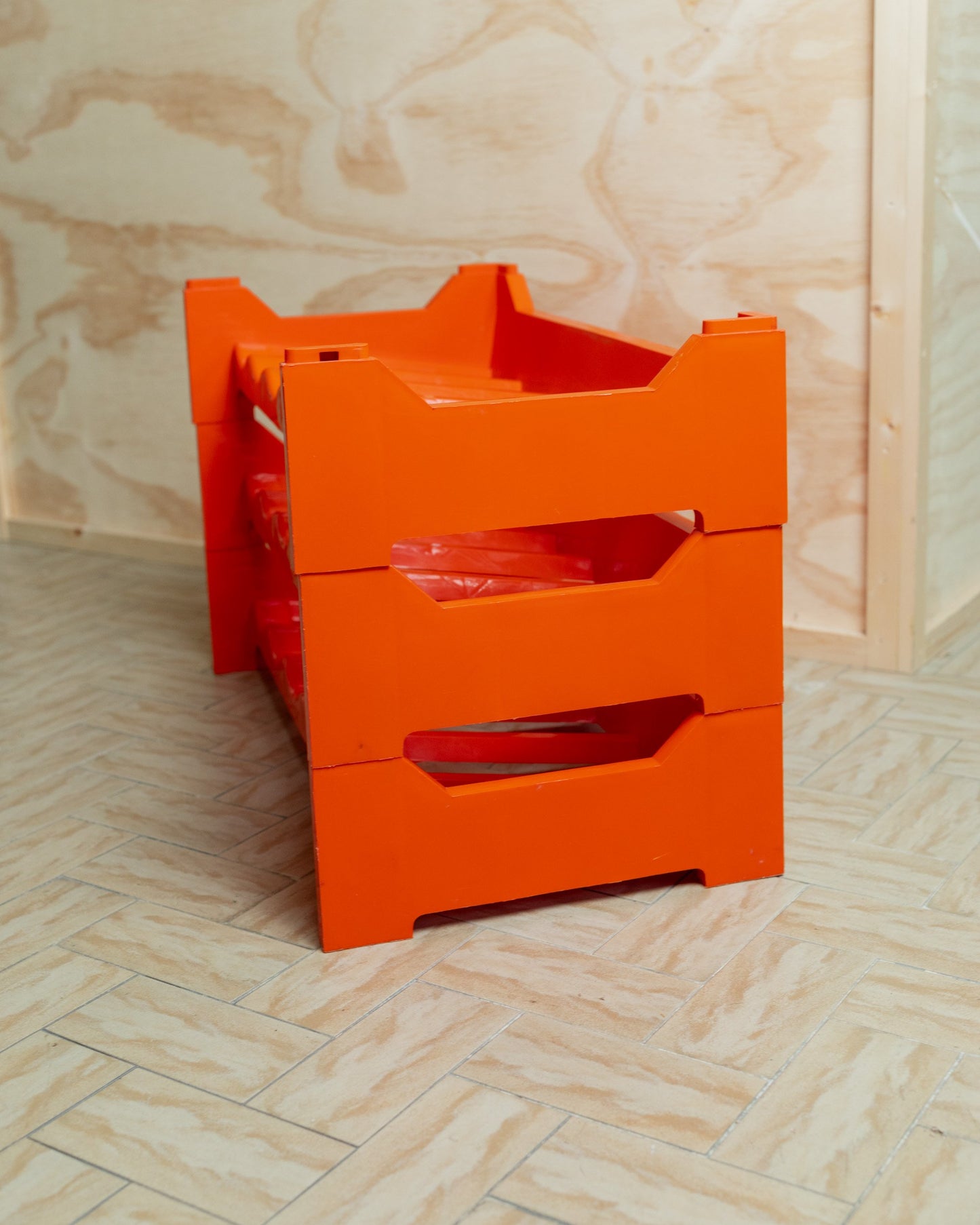 3 modules of a mid-century wine rack in orange-red, from Italy 70s modular and expandable, storage bottles vintage