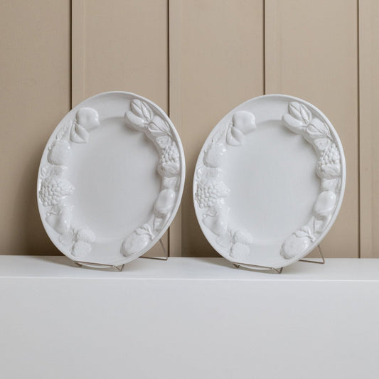 Set of 2 ceramic plates - White glaze, fruit relief - Mid-Century design - Italy 1980s - Decorative bowls, wedding decoration, gift vintage