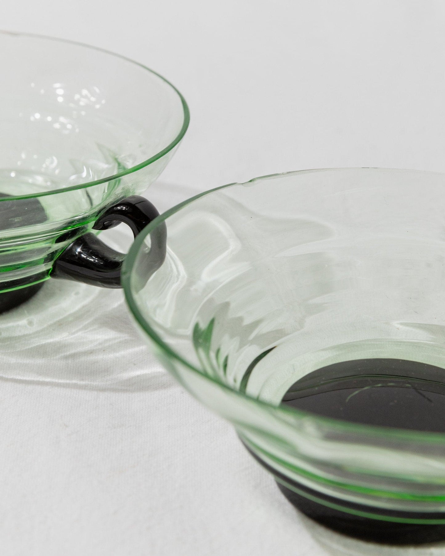 5 Murano glass drinking glasses - timeless design Italy 40s - green and black, uranium glass - retro glasses for tea and cocktails, vintage gift