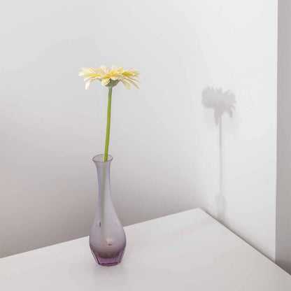 Lila Vase aus Neodymium Glas mit Blume