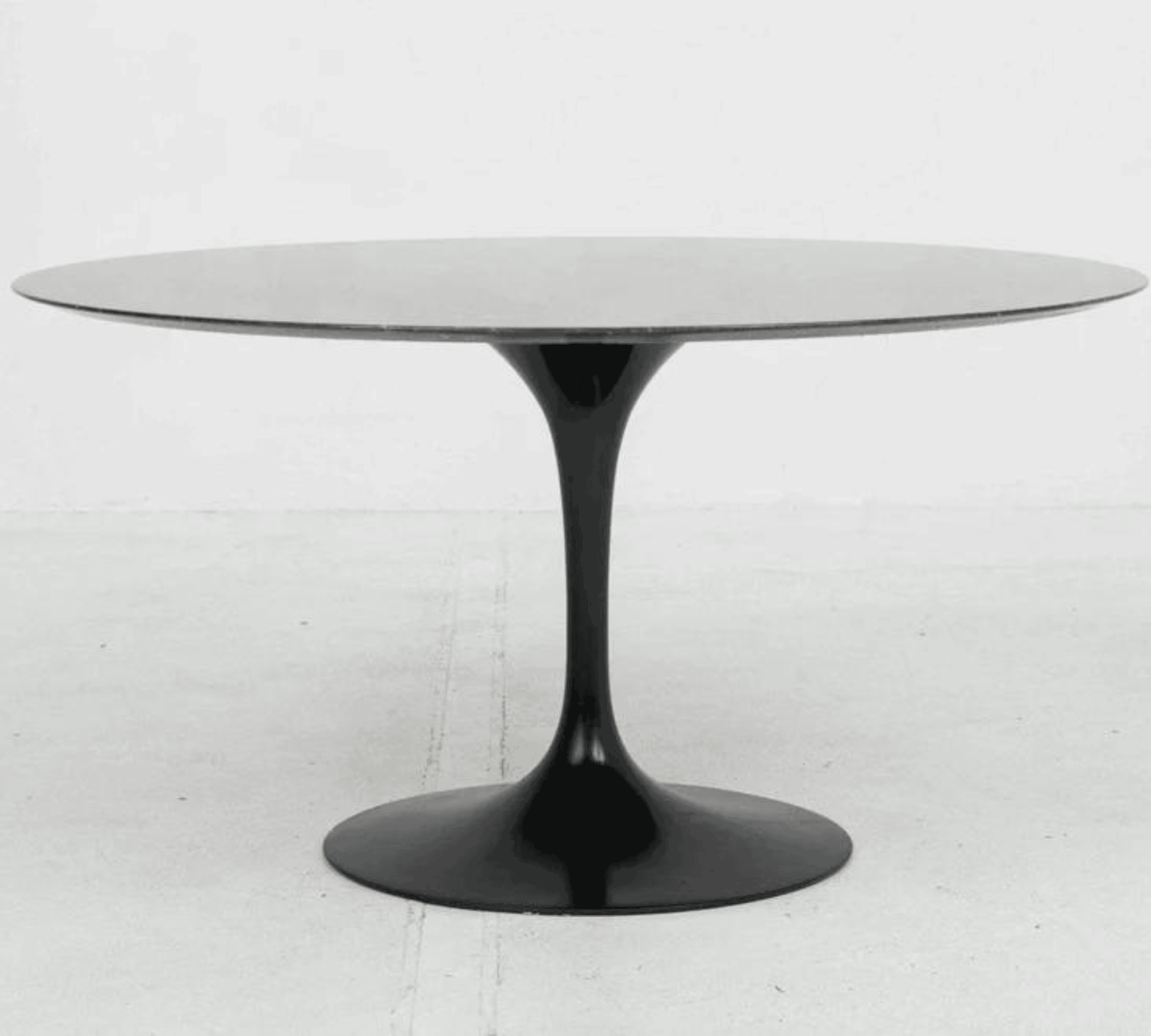 Knoll International Tulip Table 137cm von Eero Saarinen in schwarzem Marmor - 2nd home