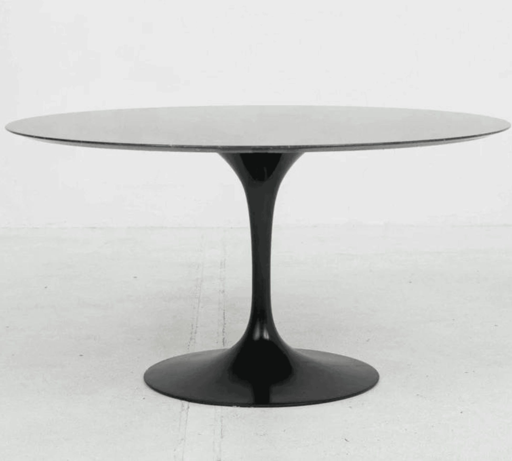 Knoll International Tulip Table 137cm von Eero Saarinen in schwarzem Marmor - 2nd home