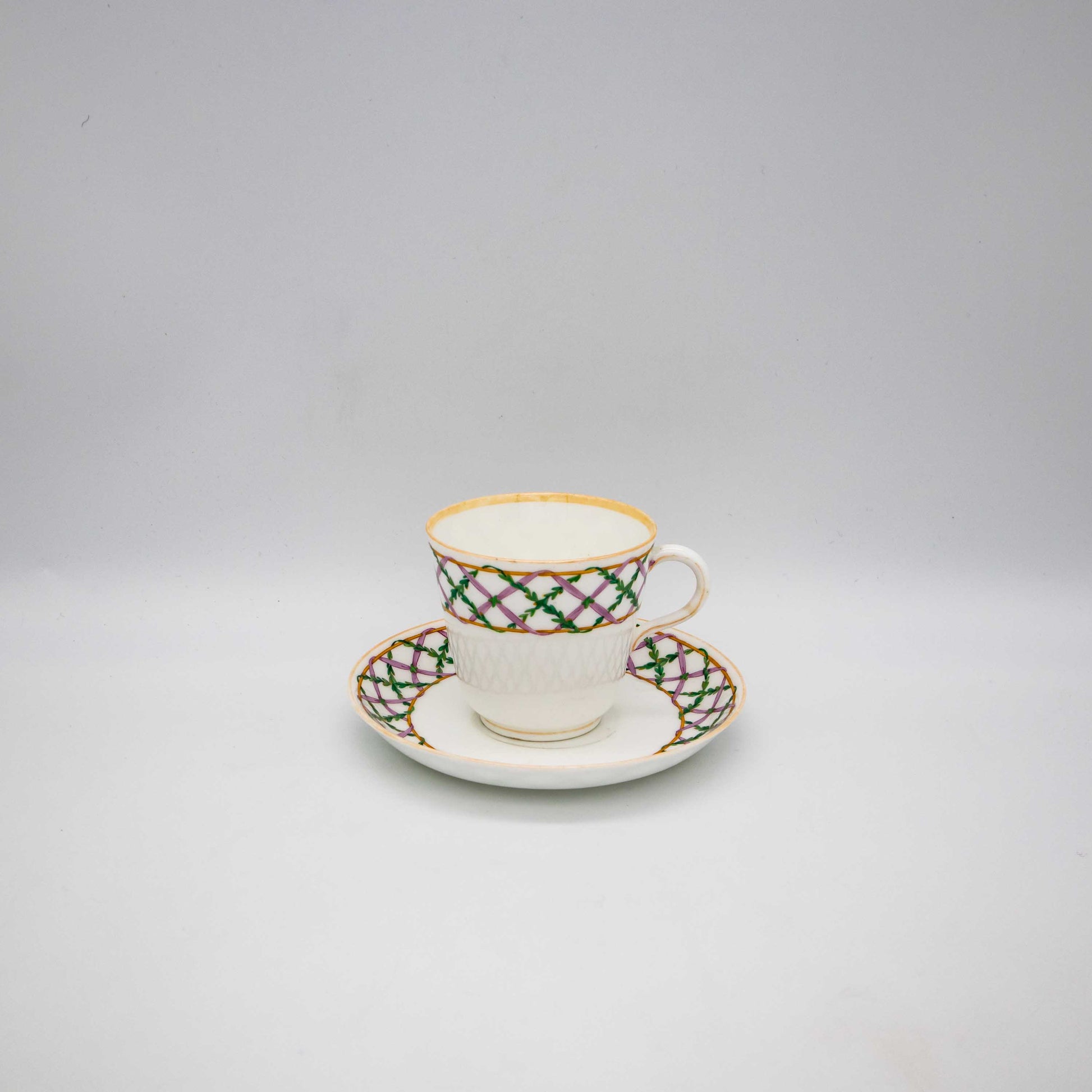 Minton Porzellan Tasse, Seitenansicht rechts