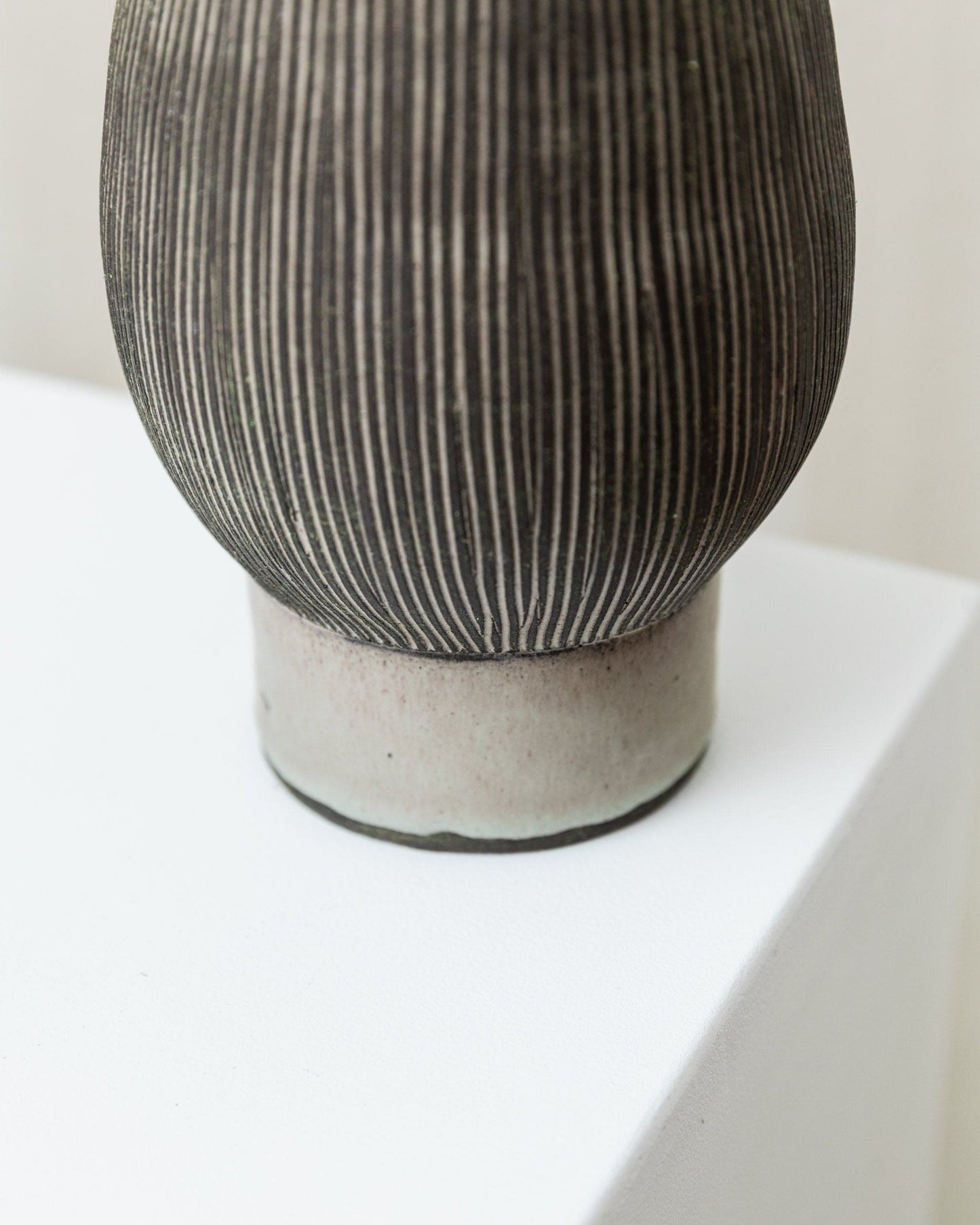 Studio ceramic vase from the 1970s Organic shape with engraved decoration Grey and beige Mid Century Denmark Vintage