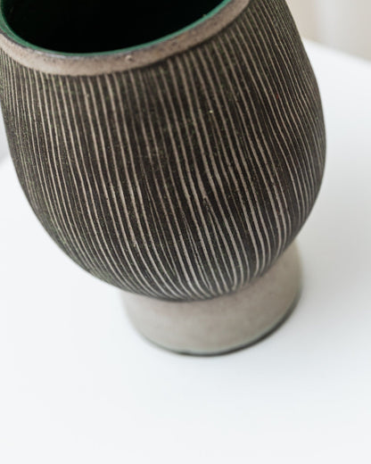 Studio ceramic vase from the 1970s Organic shape with engraved decoration Grey and beige Mid Century Denmark Vintage