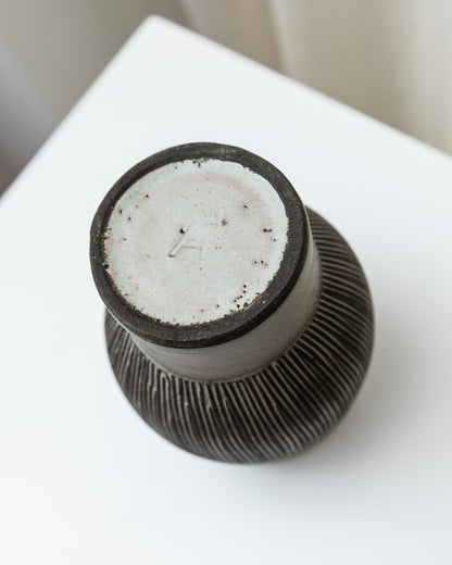 Studio ceramic vase from the 1970s Organic shape with engraved decoration Grey and beige Mid Century Denmark Vintage