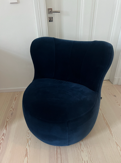 freistil - 173 armchair by Rolf Benz in dark blue velvet