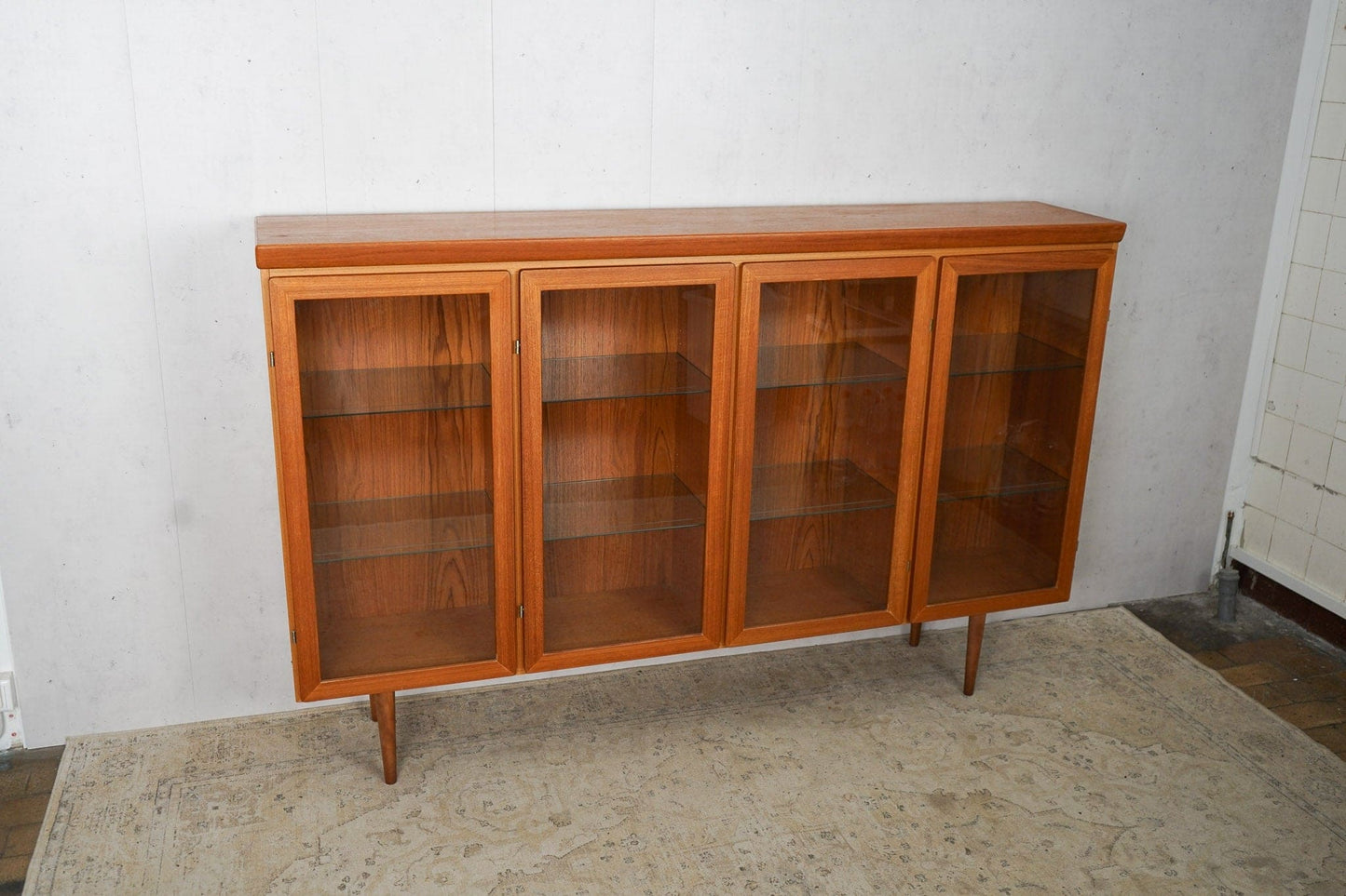 Buffet en teck vitrine highboard danois vintage années 60 milieu du siècle