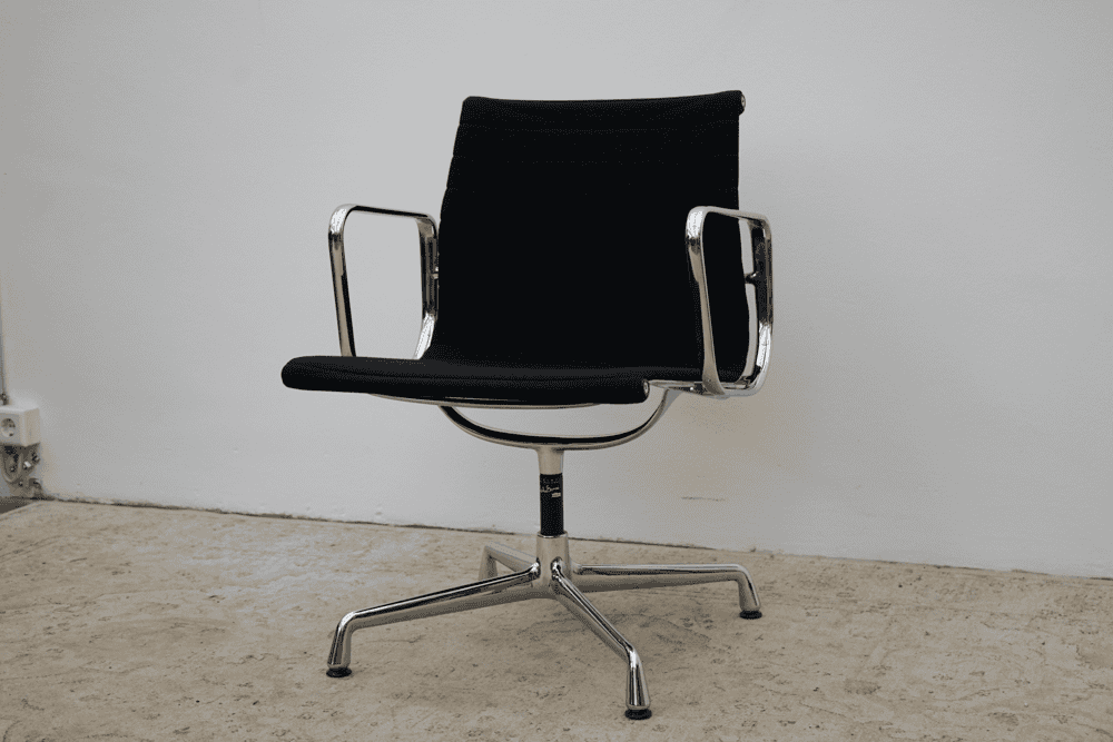 Vitra EA108 Hopsak Konferenzstuhl in Schwarz Eames Refurbished Vintage - 2nd home