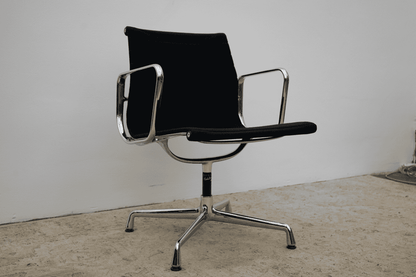 Vitra EA108 Hopsak Konferenzstuhl in Schwarz Eames Refurbished Vintage - 2nd home