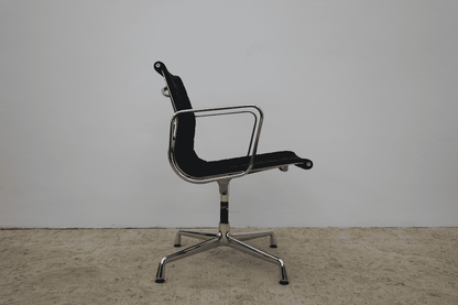 Vitra EA108 Hopsak Konferenzstuhl in Schwarz Eames Refurbished Vintage - 2nd home