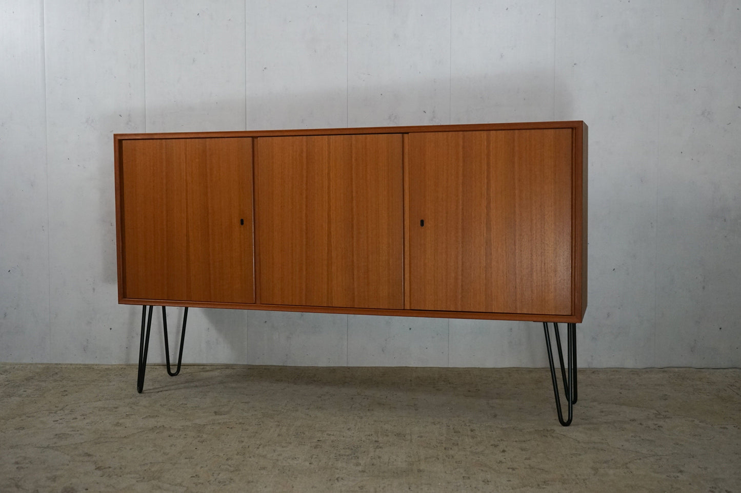 Commode buffet en teck danois Mid Century 148cm Hairpin vintage