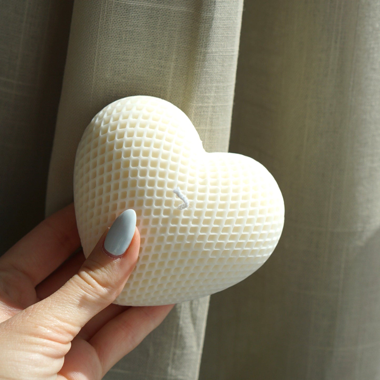 Bougie design fait main coeur avec structure 10cm