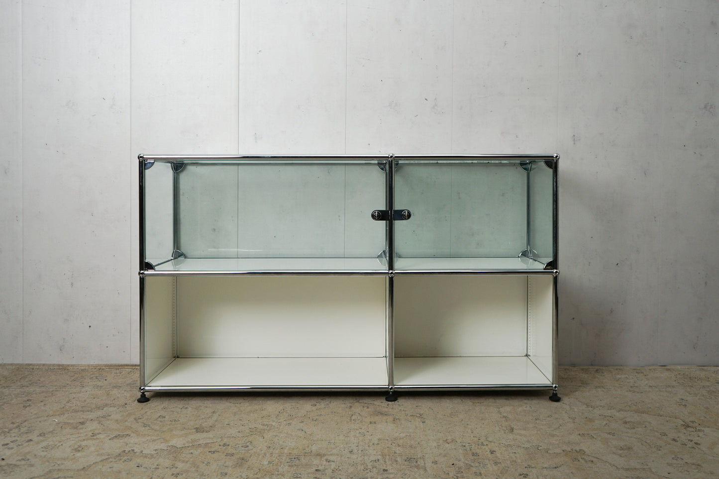 USM Haller display cabinet pure white RAL 9010