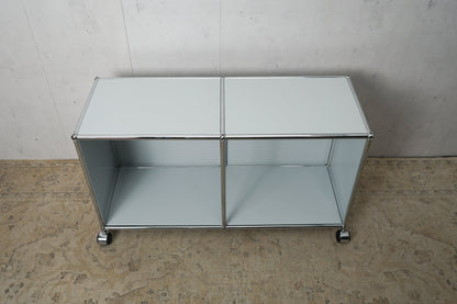 USM Haller buffet en vinyle gris clair