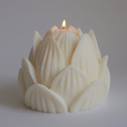 Handgefertigte Design-Kerze Lotusblumen