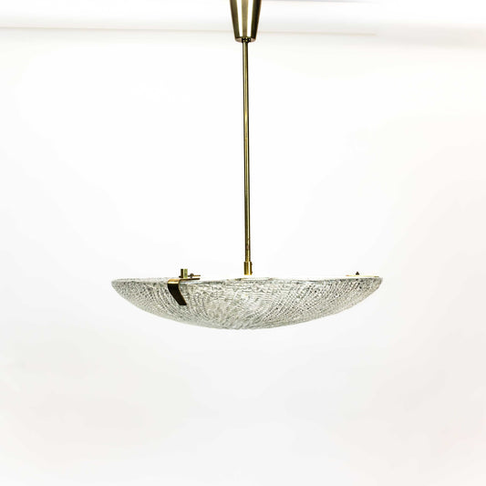 Deckenlampe von J.T. Kalmar mit Messing und Eisglas, Vorderseite