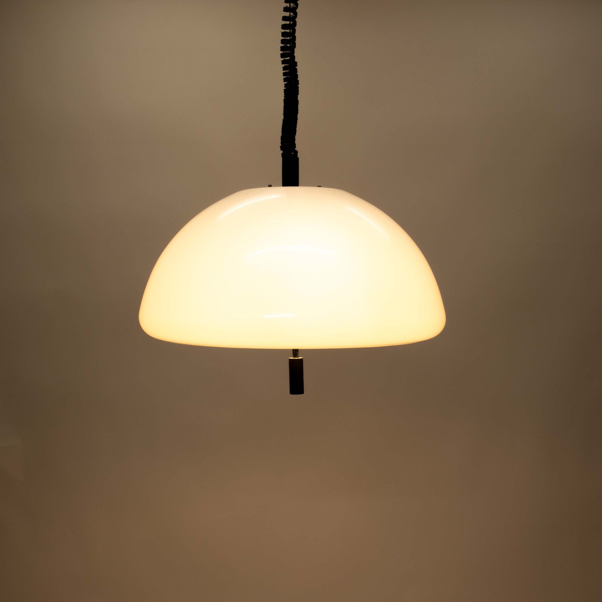 Italienische Deckenlampe aus Kunststoff von Meblo, eingeschaltet