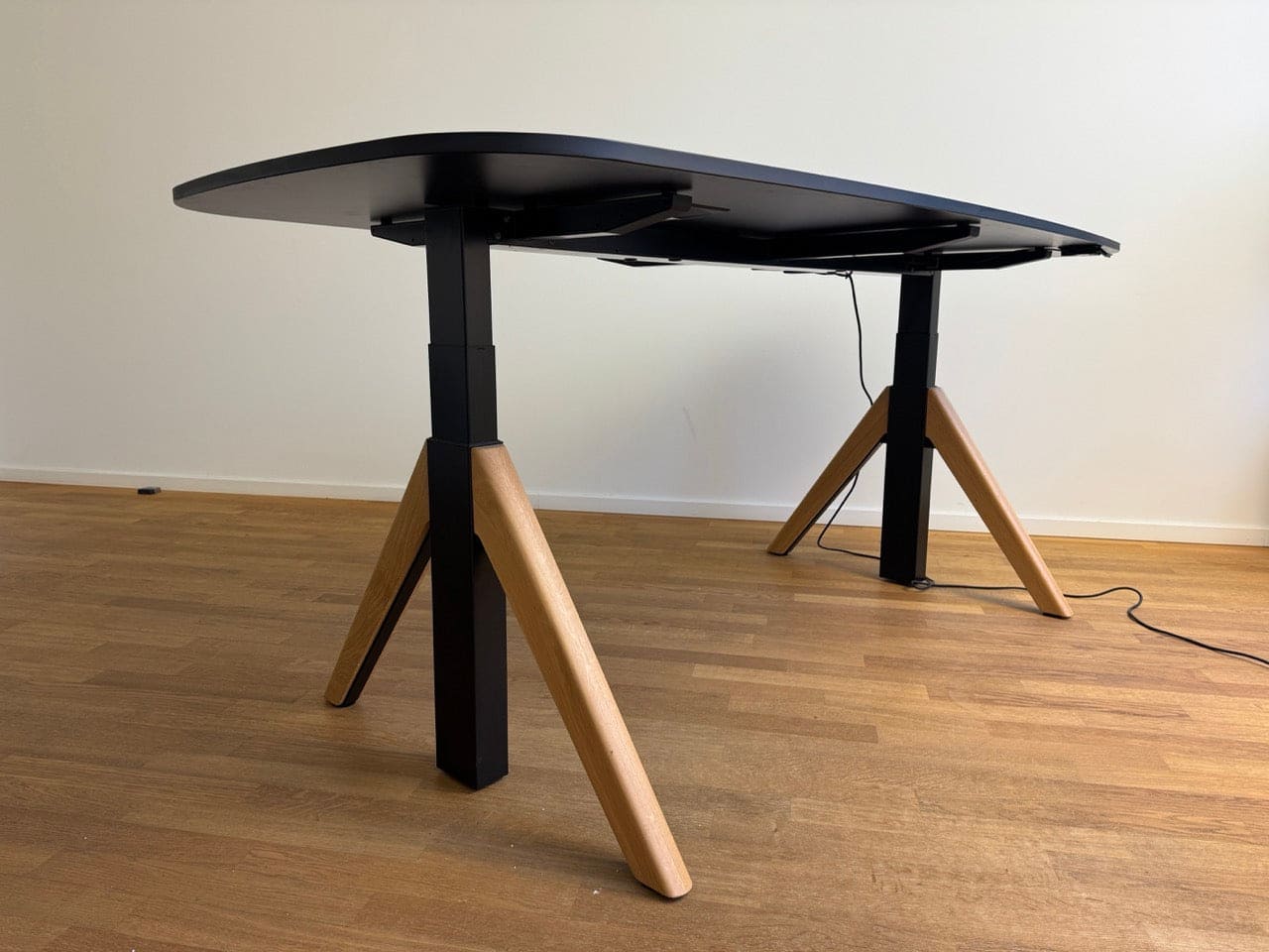 Desk WINEA FLOW by Wini height adjustable