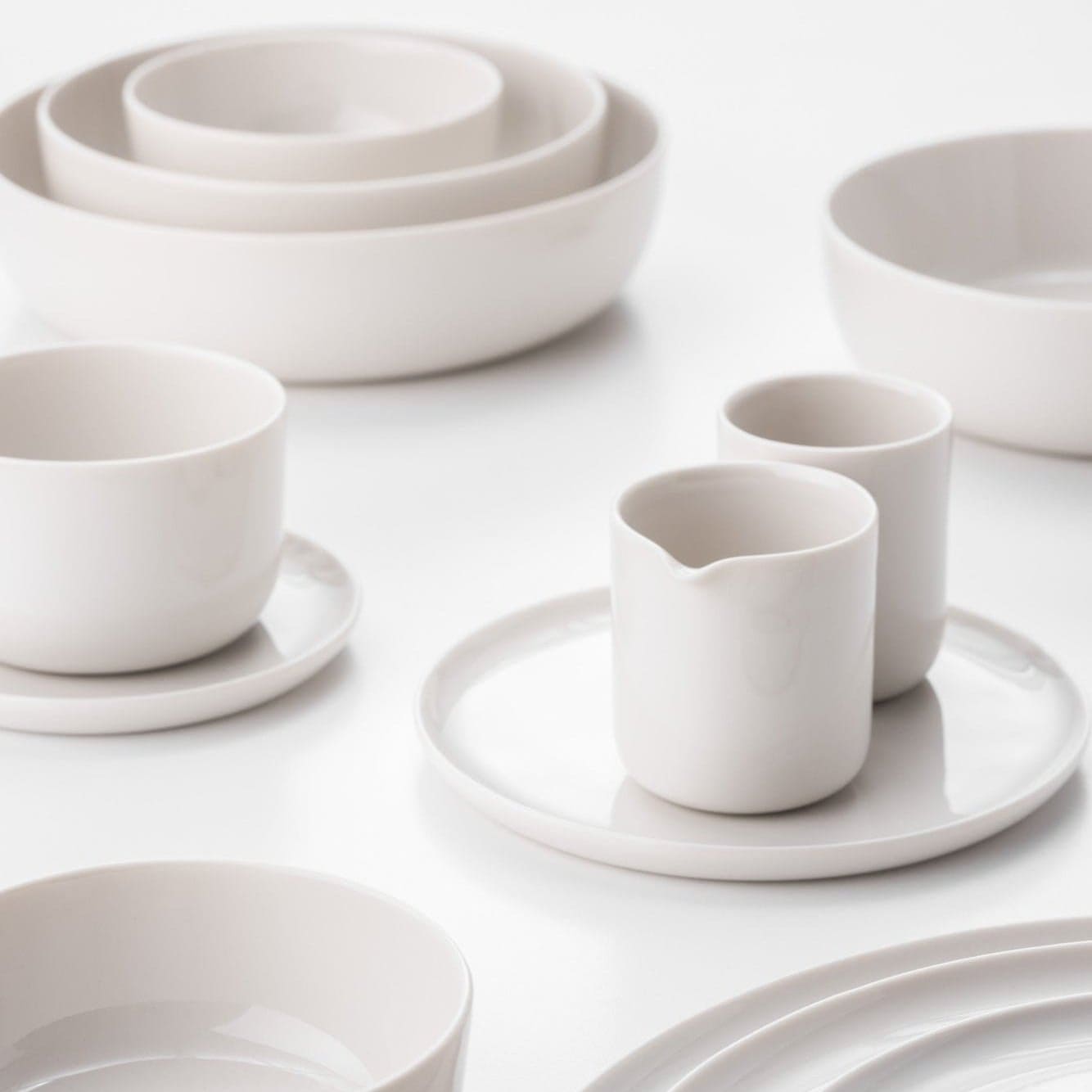 KAYA H Dinner Porcelain Set with Guests - white