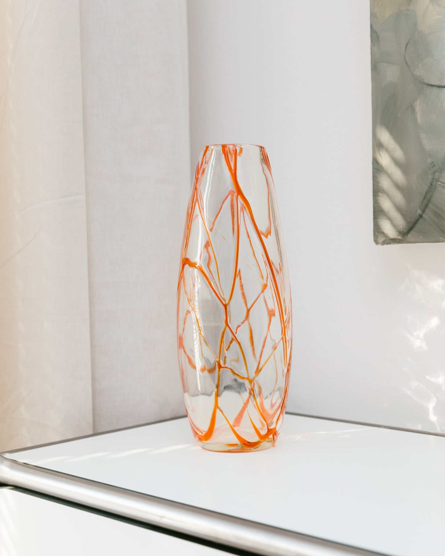 Vase en verre soufflé de Murano Verre clair soufflé à la main et orange Design du milieu du siècle Italie Années 1960 vintage