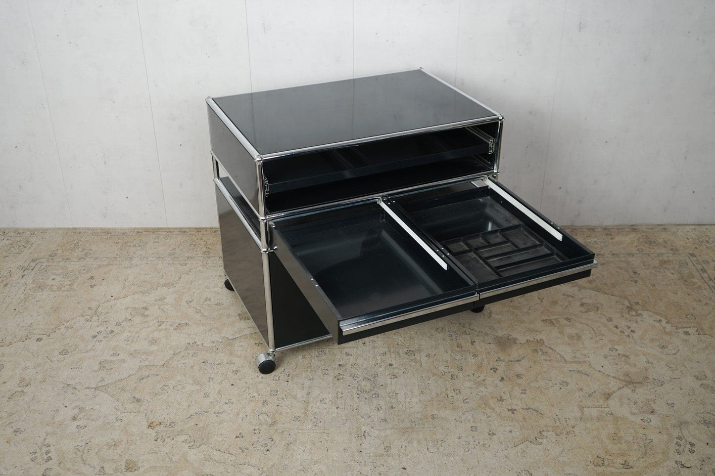 USM Haller desserte vintage graphite noir