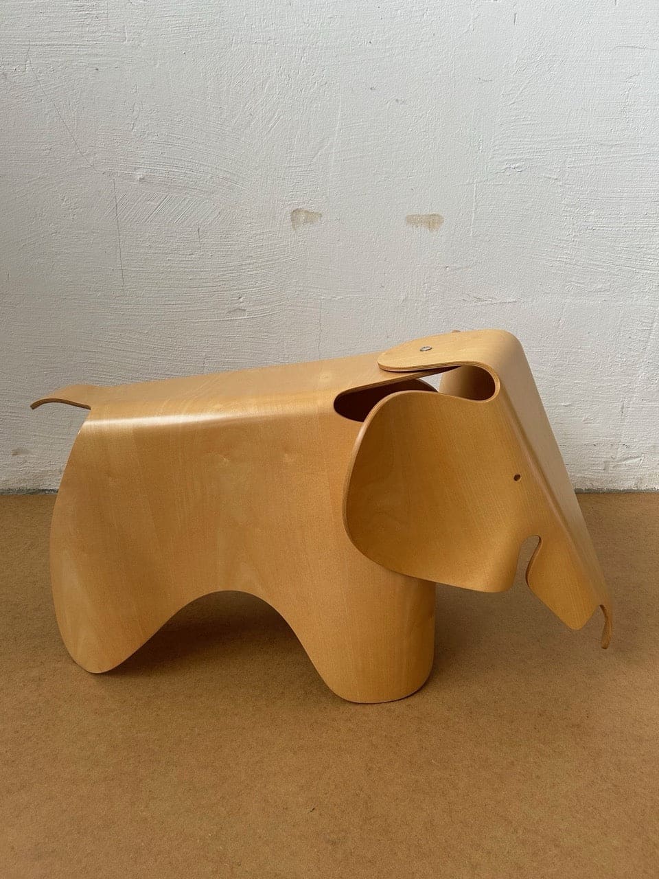 Plywood Elephant Anniversary Edition 2007 von Charles und Ray Eames Vitra Vintage