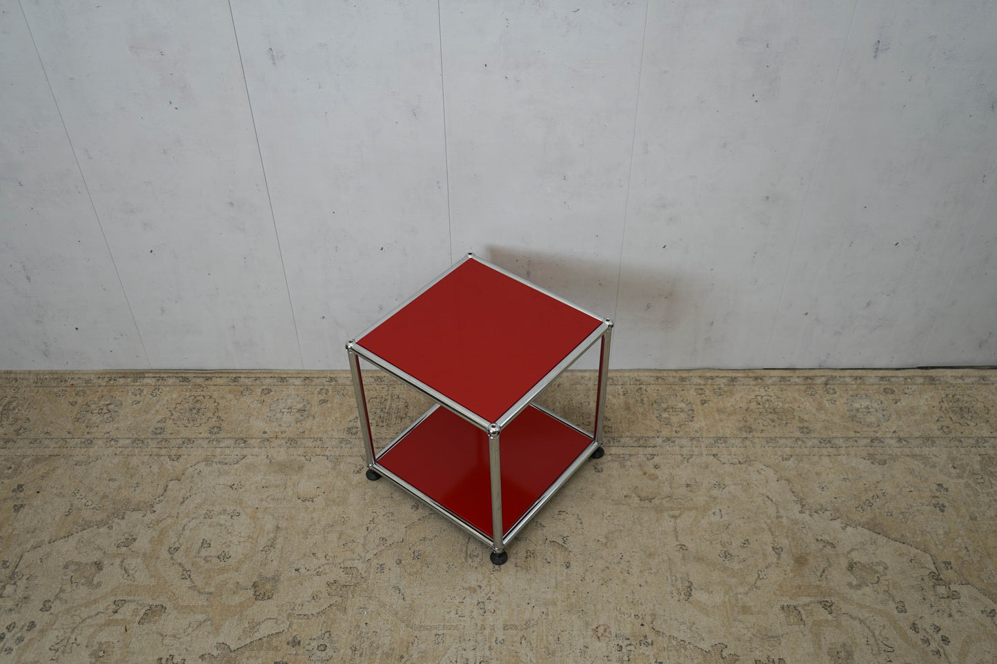 Table d'appoint USM Haller rouge rubis