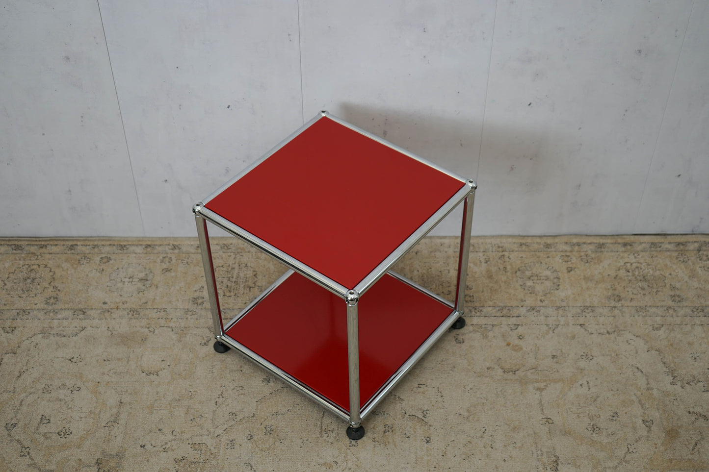 Table d'appoint USM Haller rouge rubis