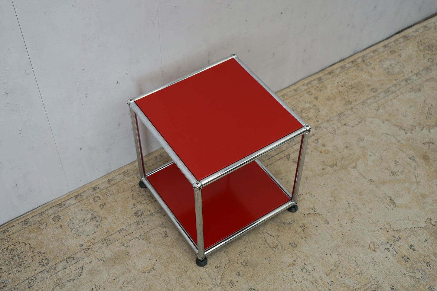 USM Haller side table ruby ​​red