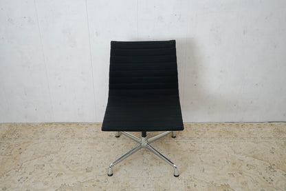 Vitra EA106 Hopsak Office Chair in Black Eames Refurbished