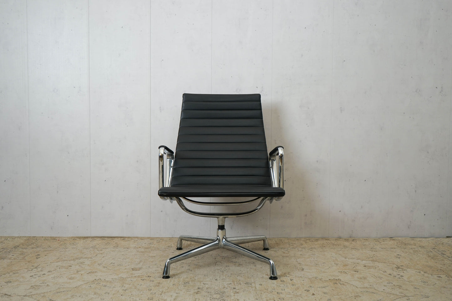 Vitra EA 116 Leder / Schwarz Lounge Chair Eames Refurbished