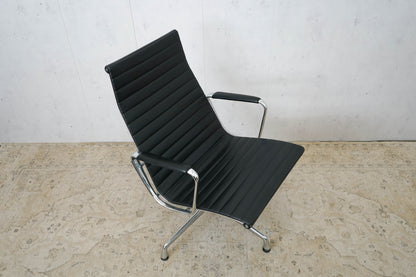 Vitra EA 116 Leather / Black Lounge Chair Eames Refurbished