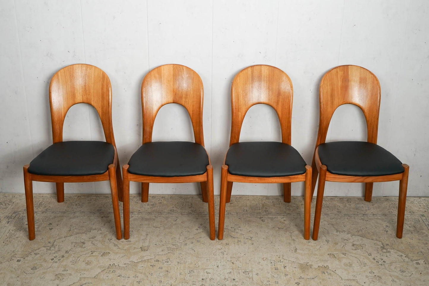 1 des 4 chaises danoises en teck de Niels Koefoed chaise de salle à manger vintage