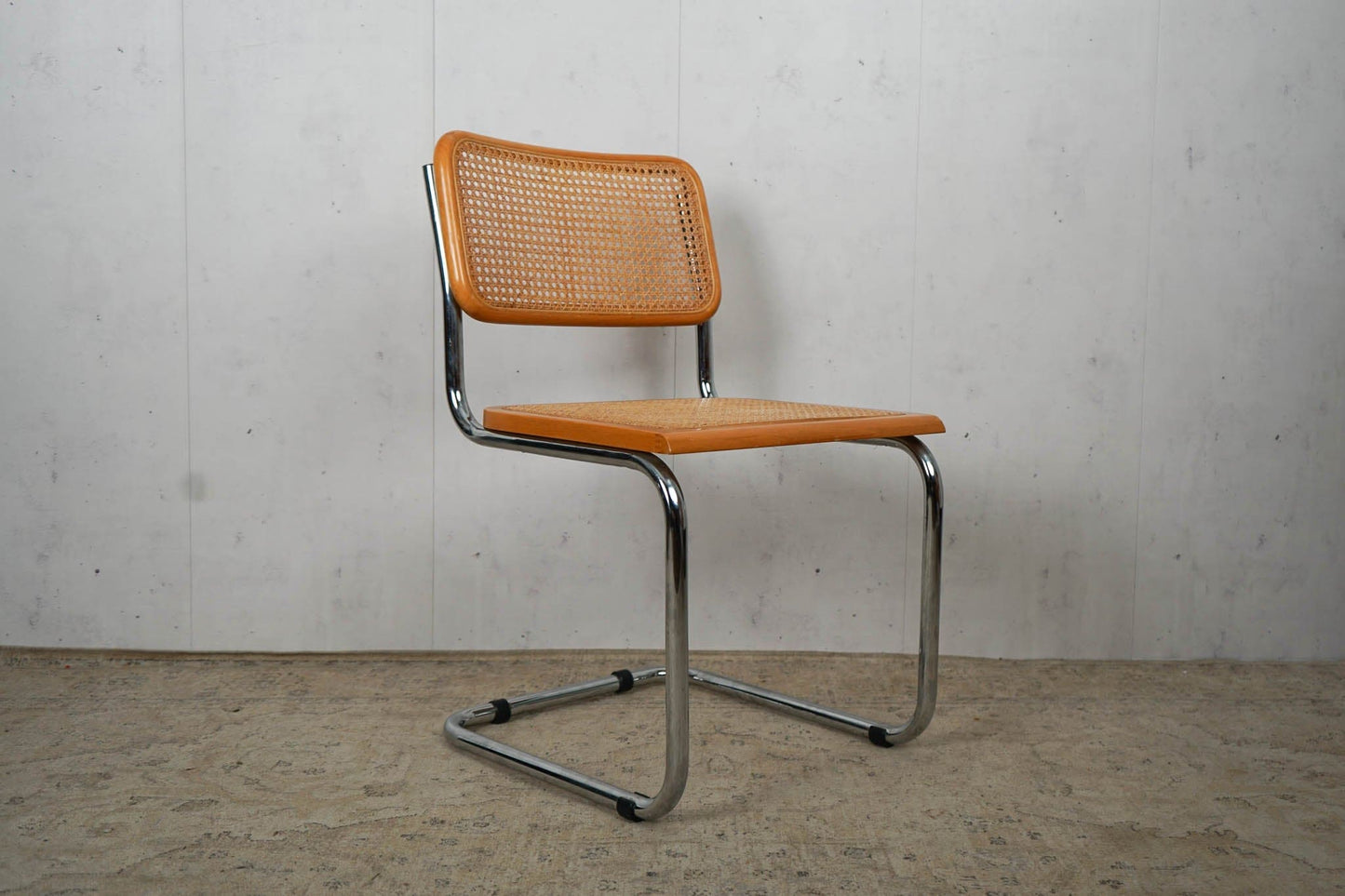 Cantilever dining chair made of rattan Mid Century Vintage