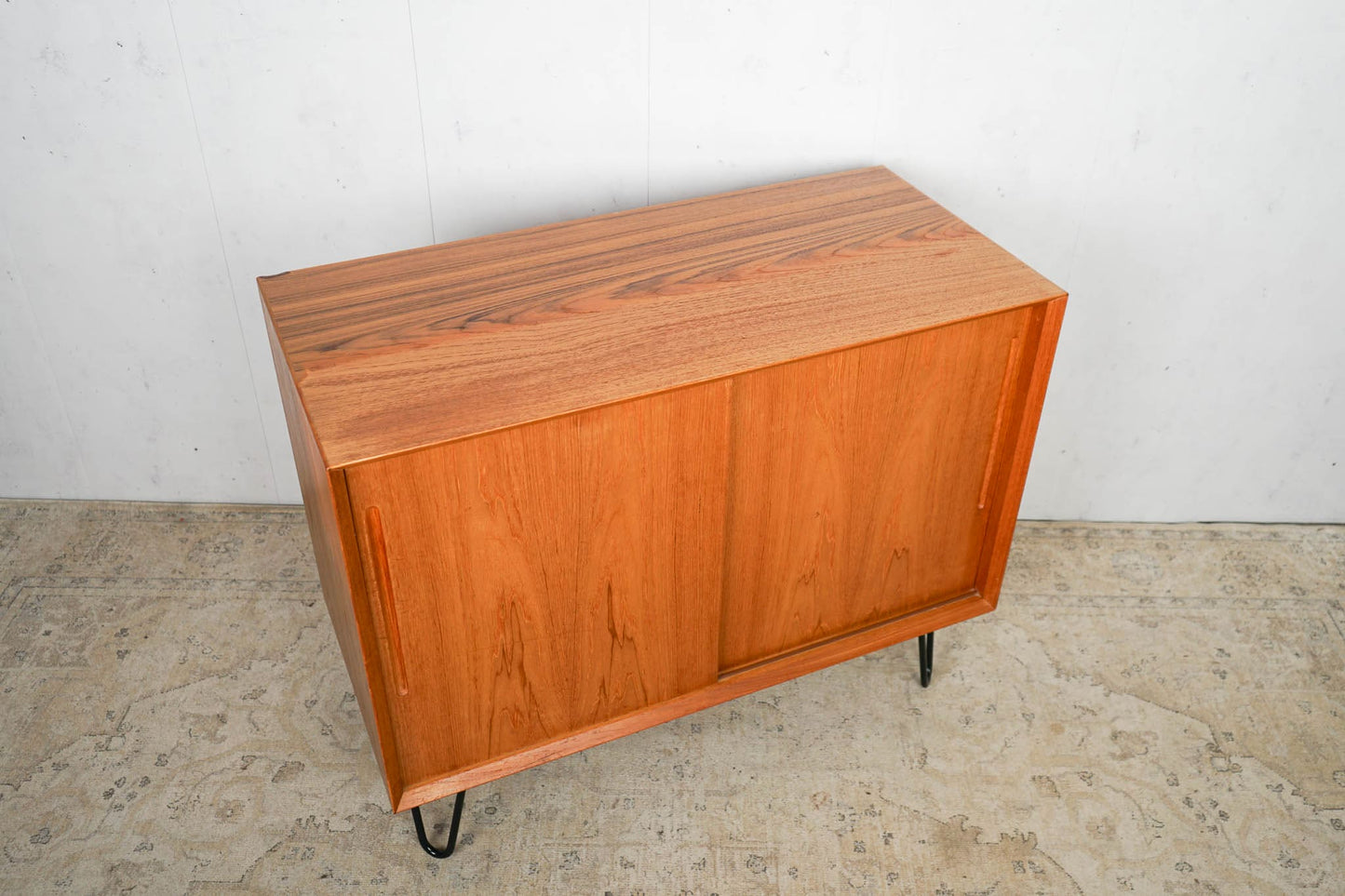 Teak Vinyl Sideboard Plattenschrank Mid Century Vintage