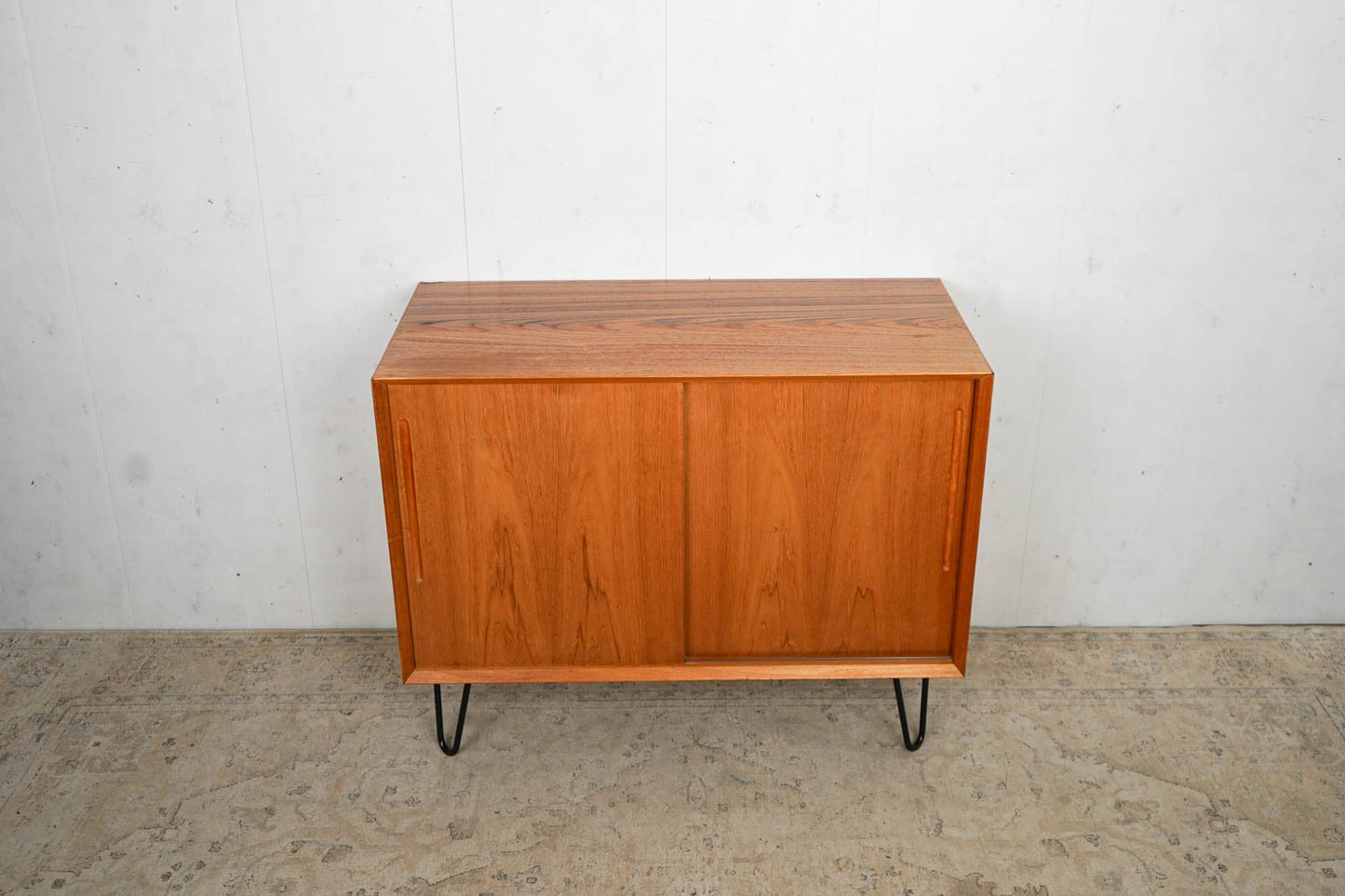 Teak Vinyl Sideboard Plattenschrank Mid Century Vintage