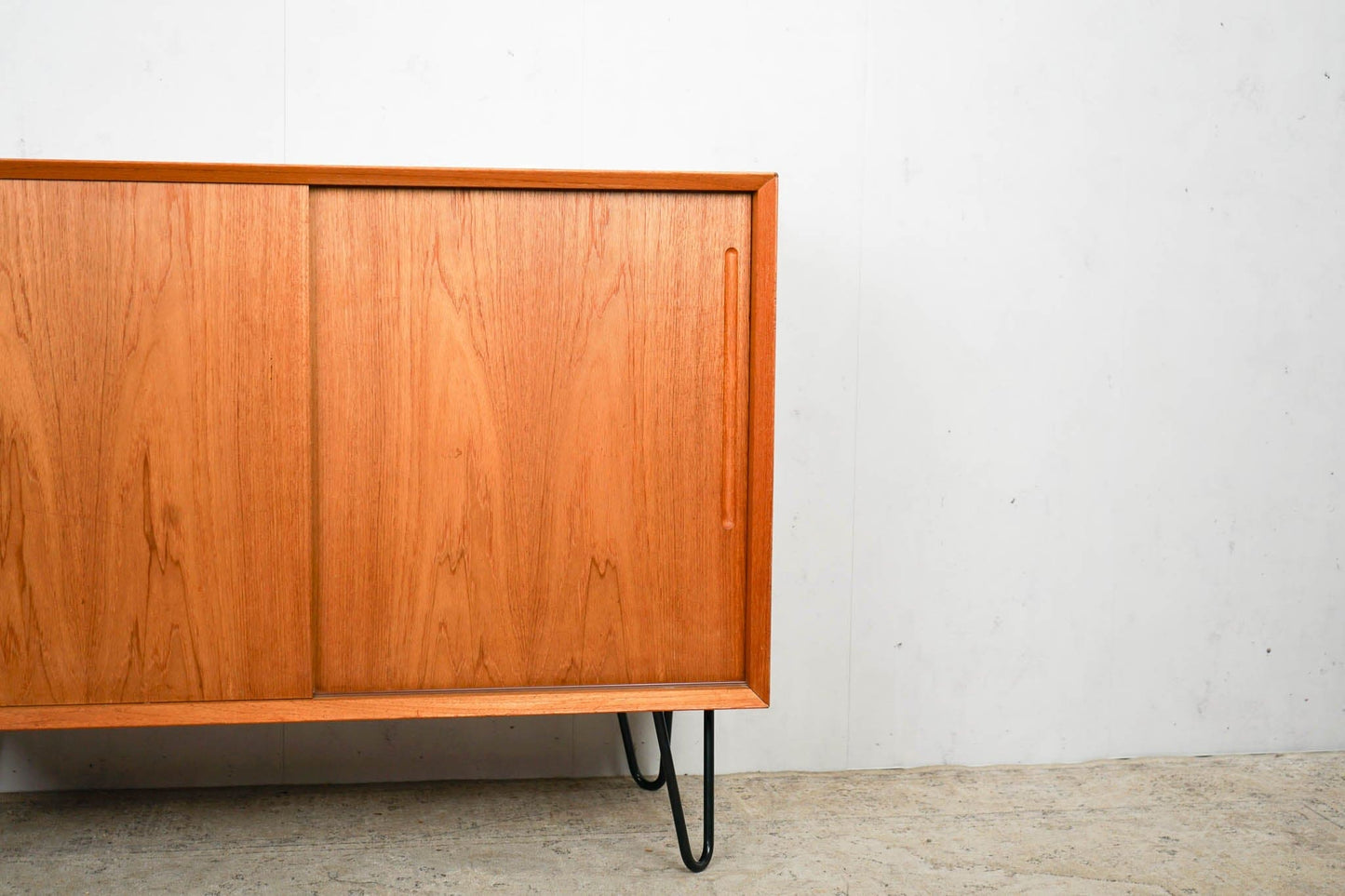 Teak Vinyl Sideboard Plattenschrank Mid Century Vintage