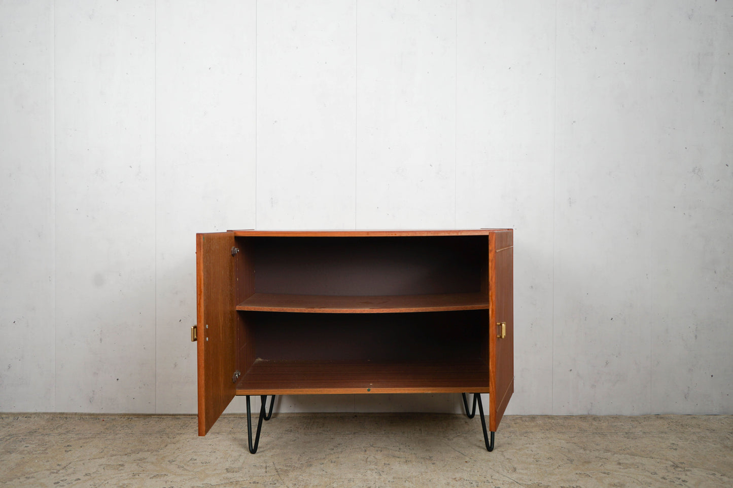 Commode buffet en teck danois Mid Century 88,5 cm Hairpin vintage